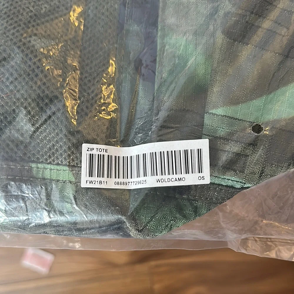Supreme Green and Black Camouflage Backpack - Picture 2 of 2